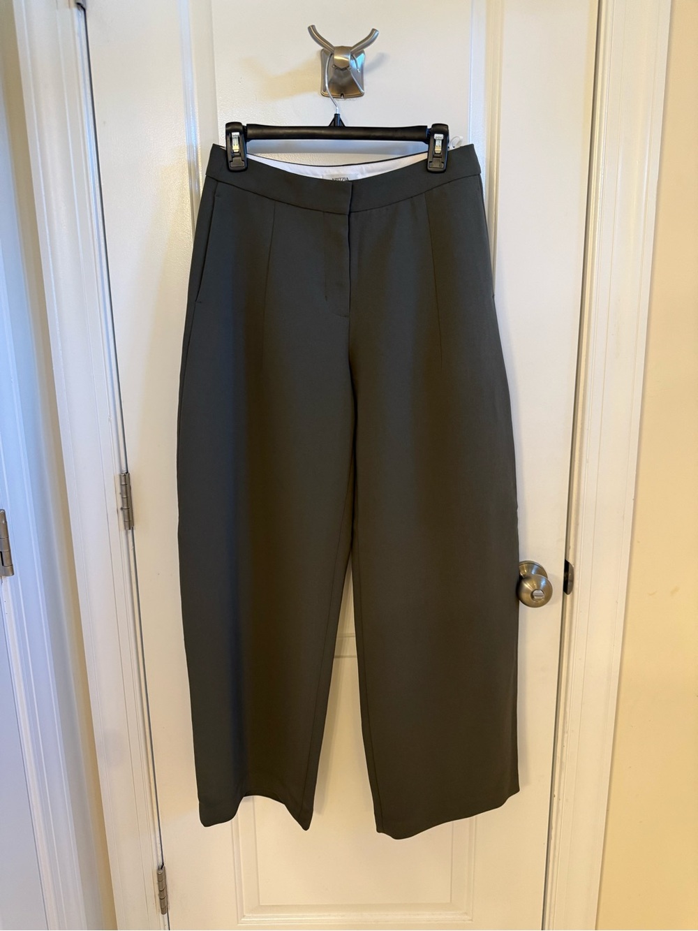 Aritzia Helix Barrel Pant - Crepette - Picture 7 of 8